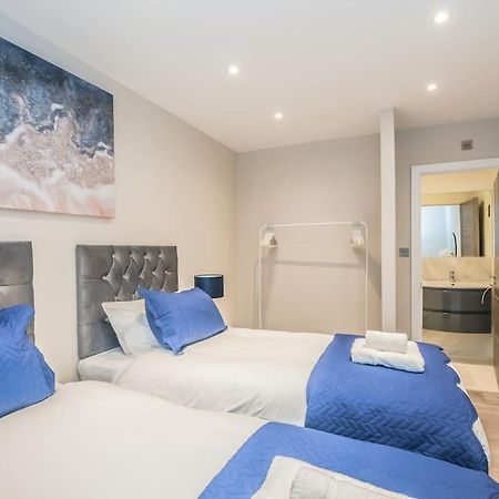 Langston House: 2 Bed, 2 Bath Luxury Apartment Hedgerley Экстерьер фото