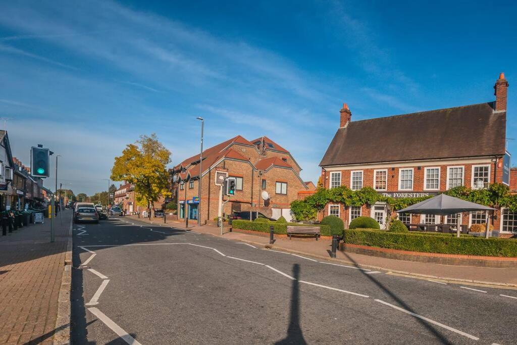 Langston House: 2 Bed, 2 Bath Luxury Apartment Hedgerley Экстерьер фото